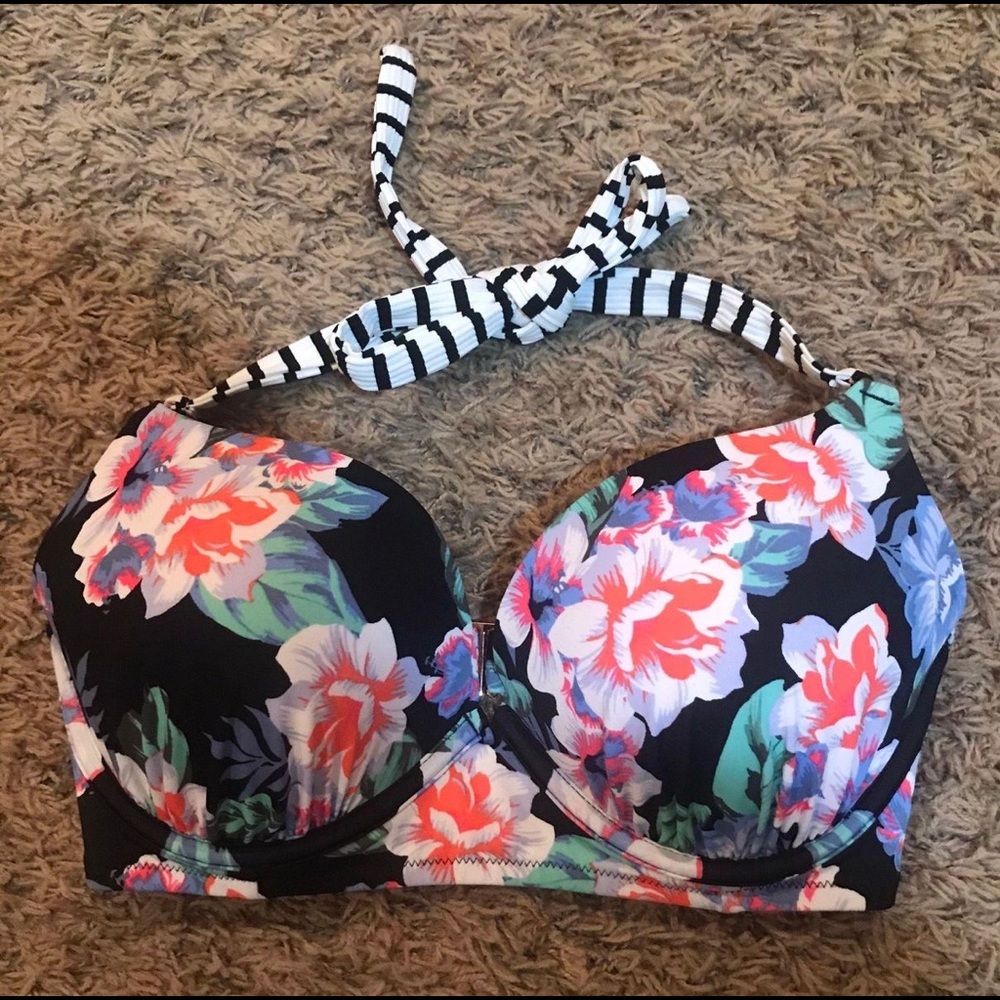 NWOT 34DD Bikini Top - Halter Floral Print Retro Style